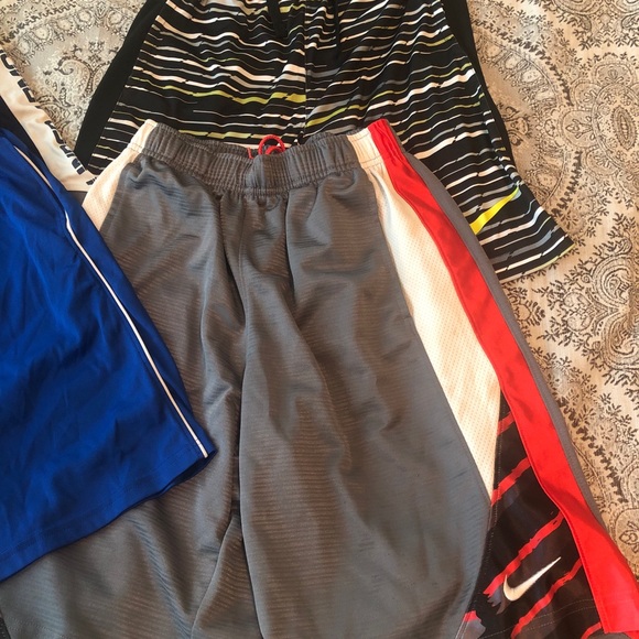 4 pairs of boys athletic shorts. - Picture 2 of 2